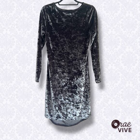 Cherish & Protect Maternity Dress Medium Pewter Crushed Velvet - Picture 2 of 4